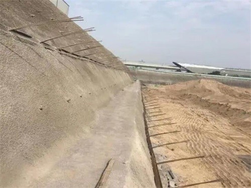 雁山河道边坡加固